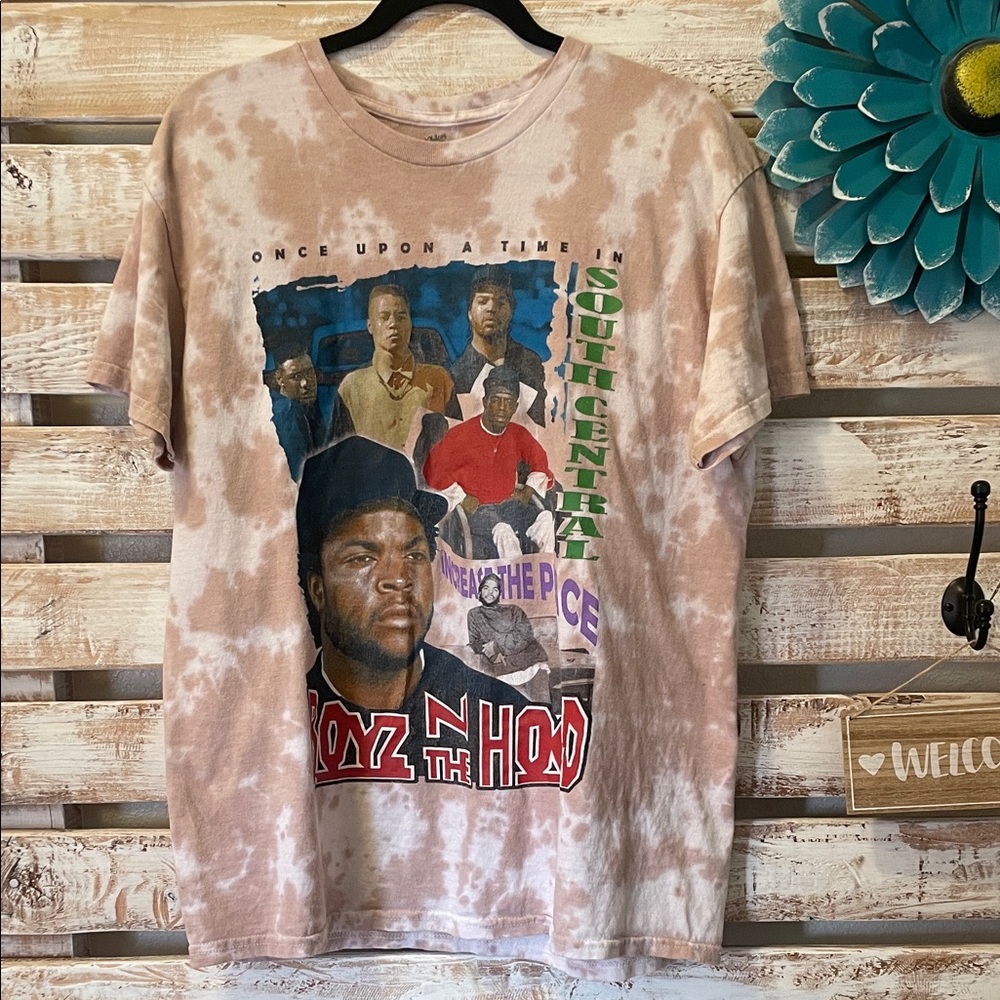 🔥🔥 (3/$20) 
Boyz n the Hood Graphic T-Shirt Size M/L